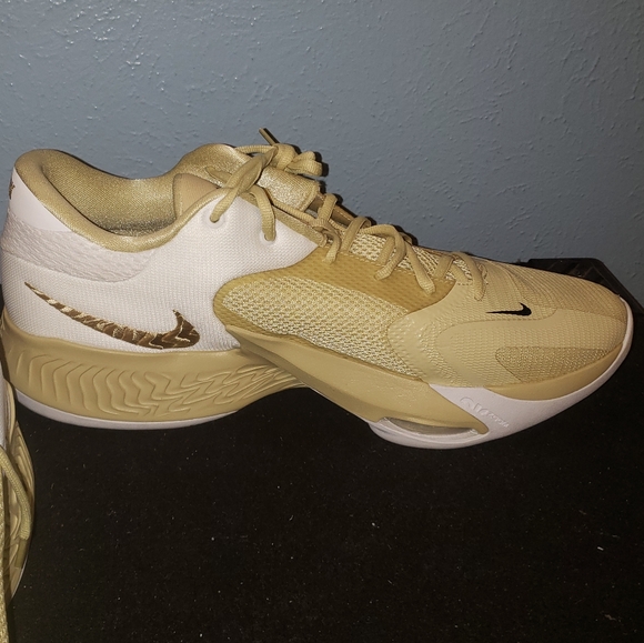 NEW MENS SIZE 14.5 NIKE ZOOM FREAK 4 TB PROMO TEAM GOLD BLACK WHITE - Picture 9 of 13